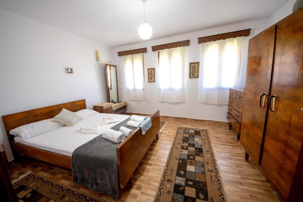 Nina's Guest house